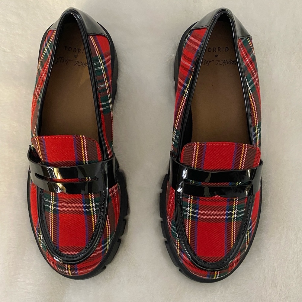 Betsey Johnson + Torrid Tartan plaid chunky platform loafers w black patent trim - Picture 2 of 7